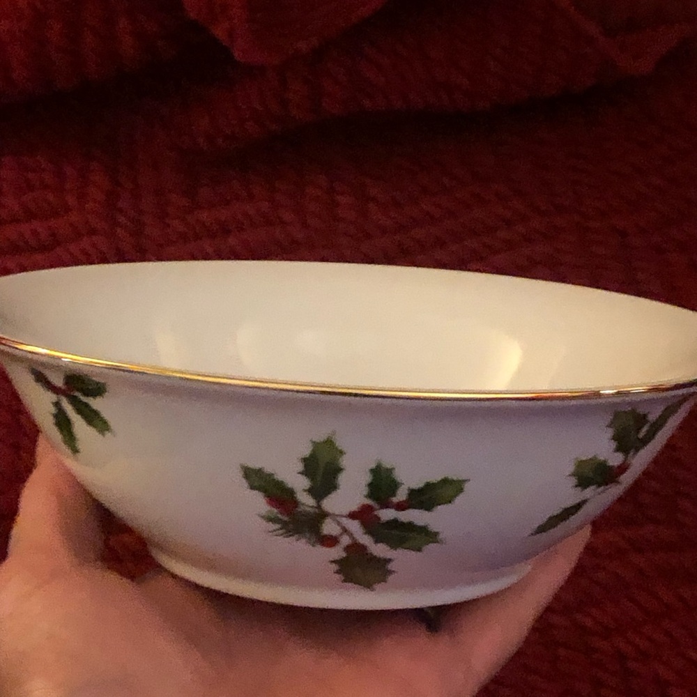 Better Homes & Gardens Coupe Cereal Bowl 2009 Ltd Edition Holly Gold Rim